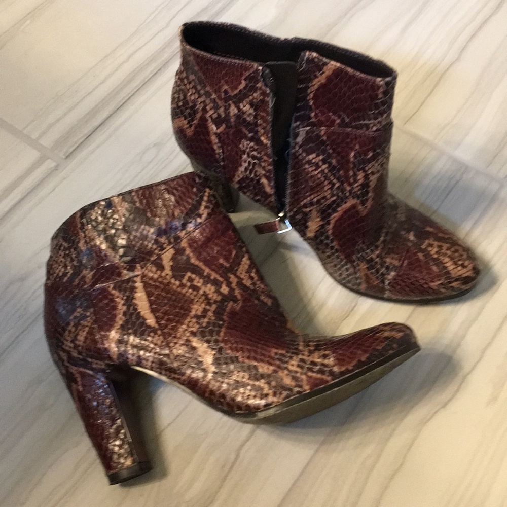 Sam Edelman booties neutral great color